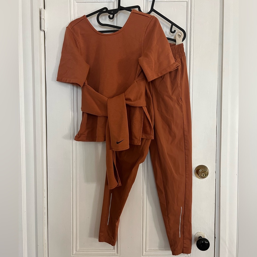 Nike Terracotta Workout Set